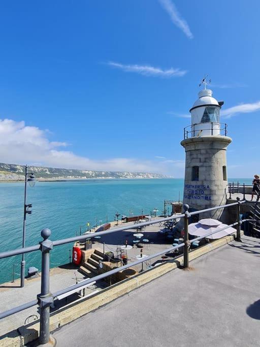 Beach View, 4 Bedroom House Opposite The Sea! Sleeps 10 Sandgate Exterior photo