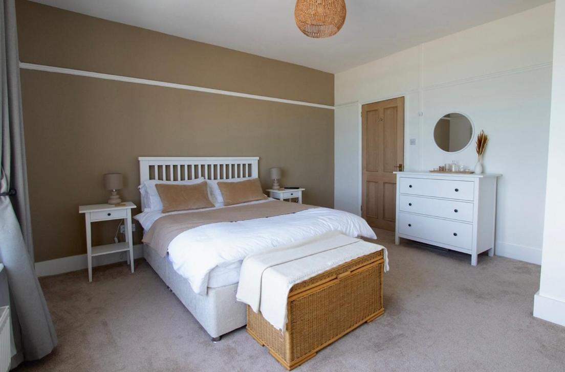 Beach View, 4 Bedroom House Opposite The Sea! Sleeps 10 Sandgate Exterior photo