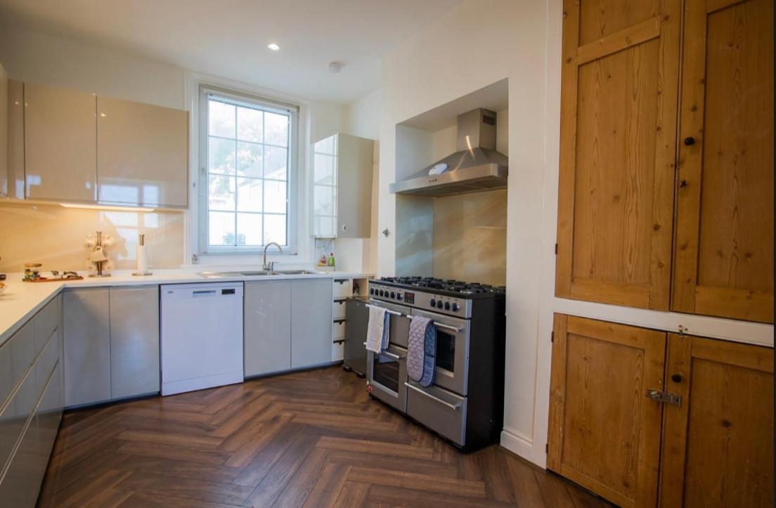 Beach View, 4 Bedroom House Opposite The Sea! Sleeps 10 Sandgate Exterior photo